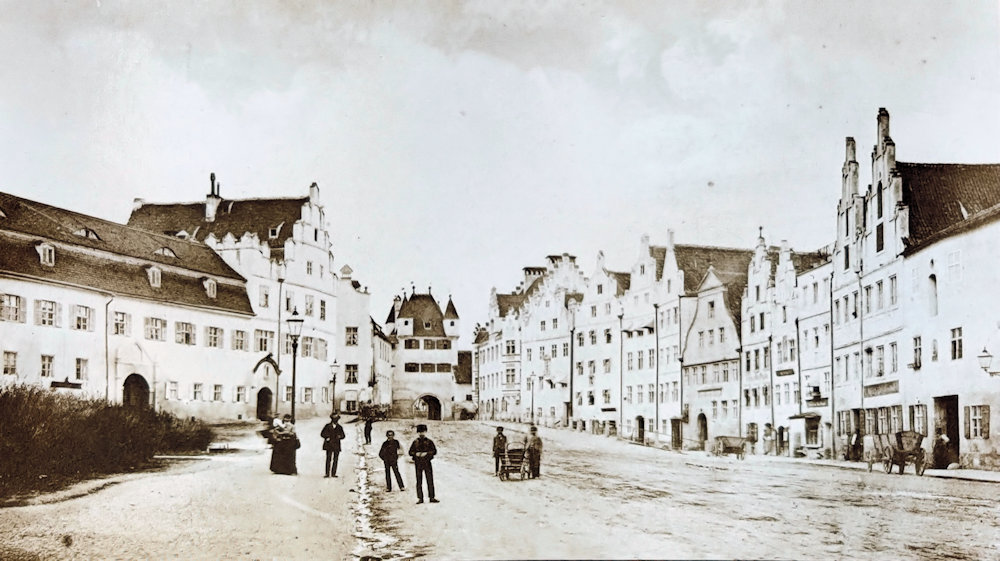 Dreifaltigkeitsplatz vor 1874